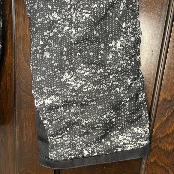 Kids Spyder Ski Pants Size 8, excellent condition. Super cute and stylish. - Picture 11 of 15